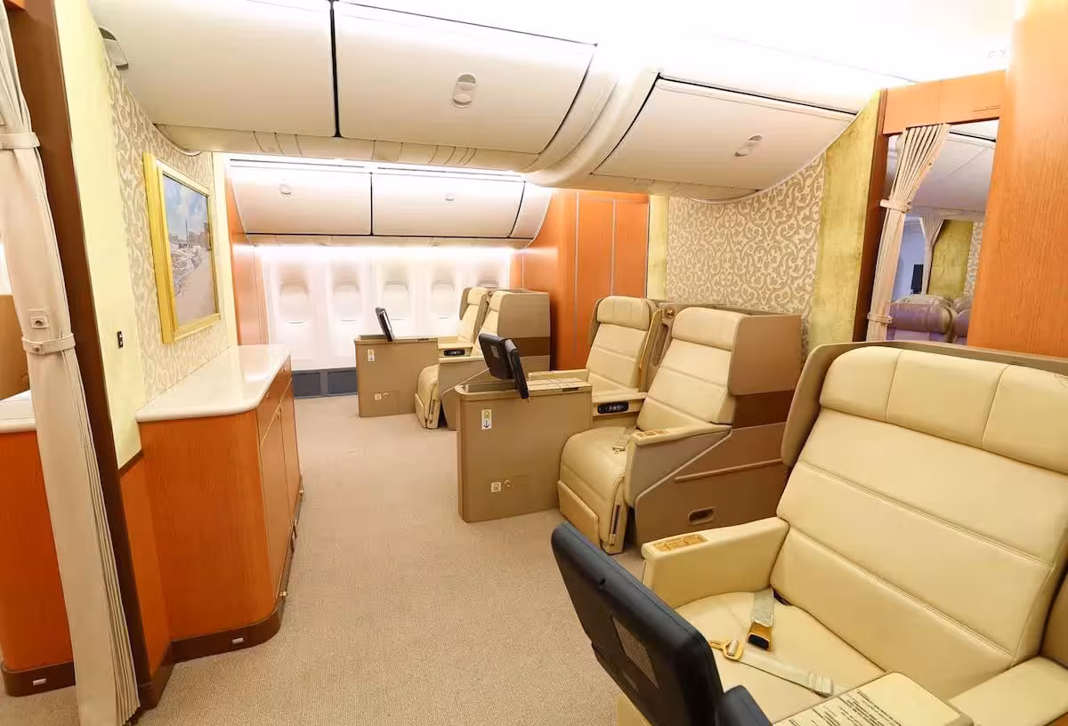 Foto: Qatar oilasining Boeing 747-8 samolyoti / One mile at a time
